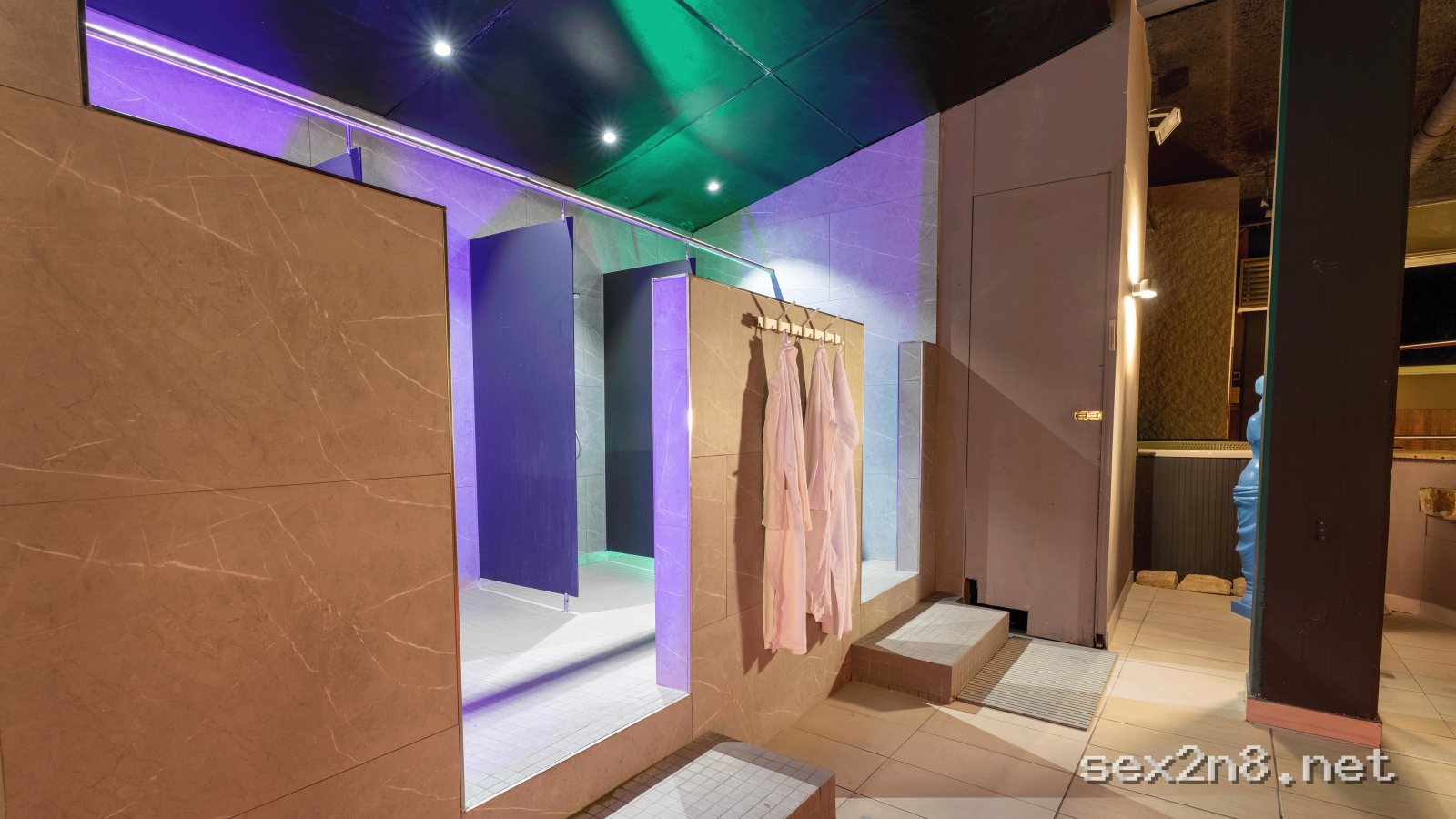 Sex Park – Wellness, Pool & Sauna